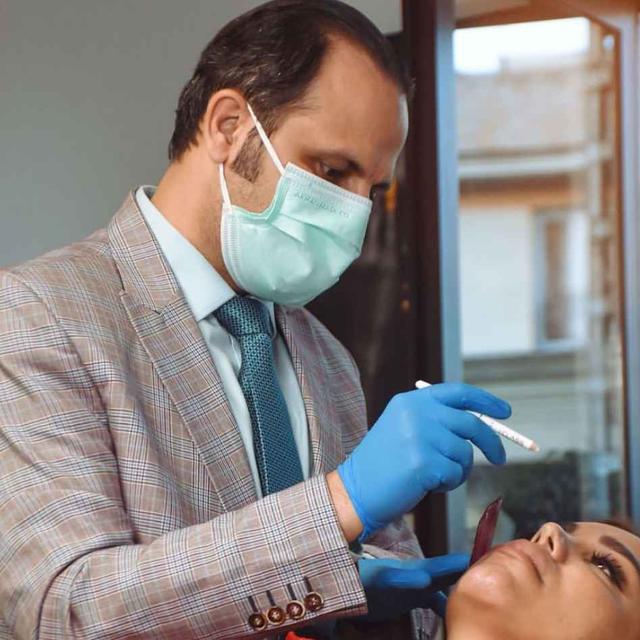 دکتر حامد علی آبادی | پوست و مو و زیبایی