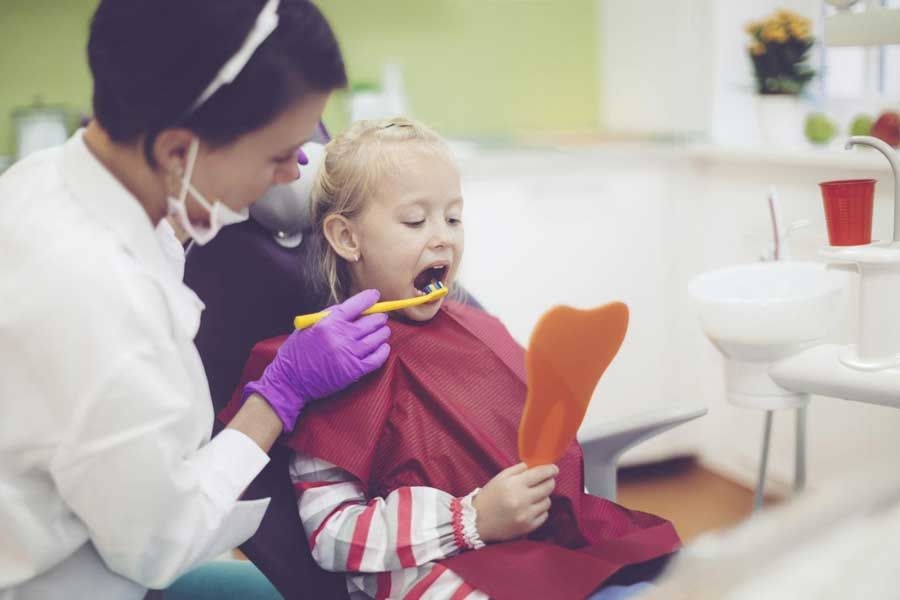 دندان پزشکی کودک چه ویژگی‌هایی دارد؟